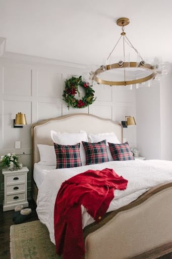 Christmas vibes to your bedroom