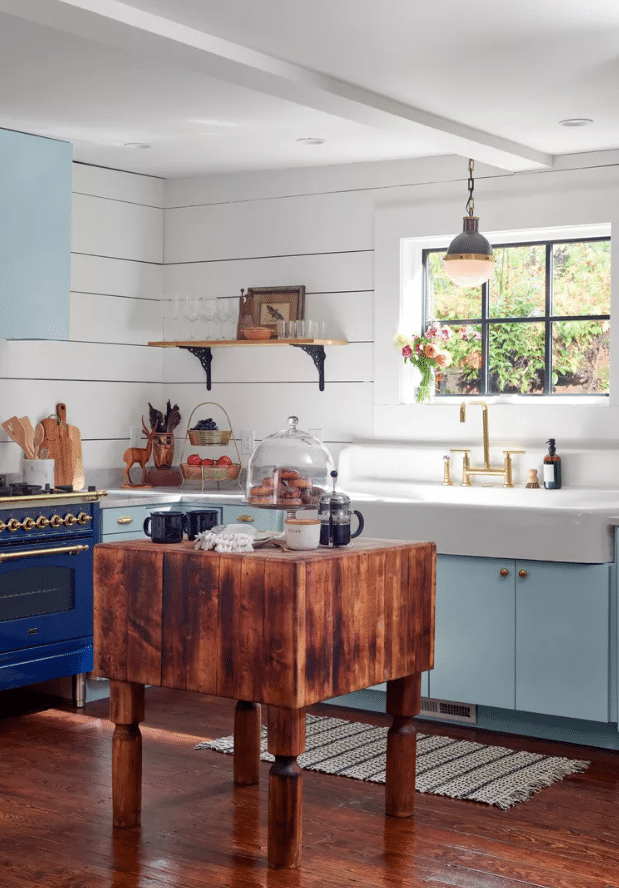 20 Stunning Farmhouse Kitchen Decor Ideas for 2022 - A House in the Hills
