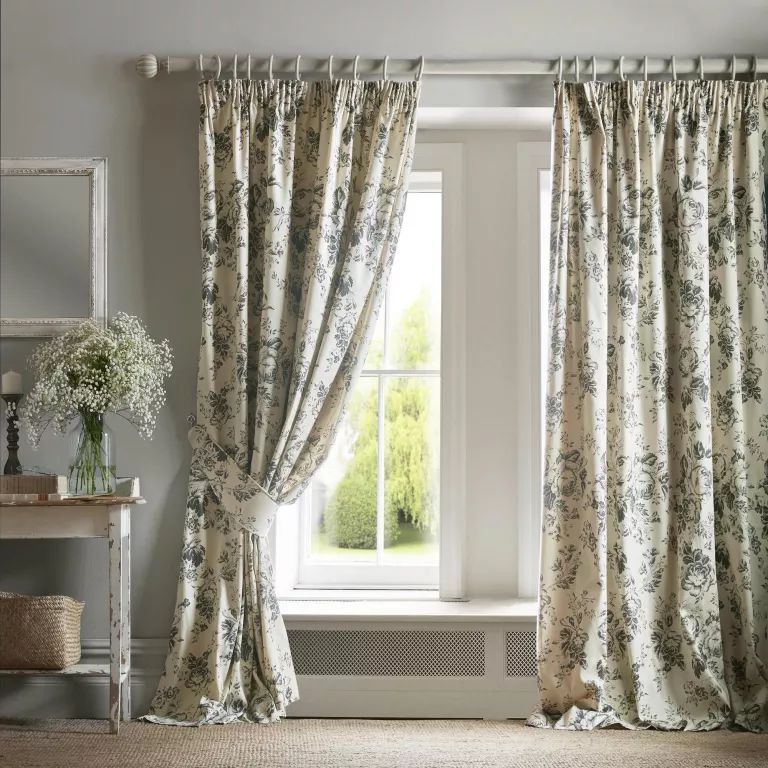 Window Treatments for Country Decor
