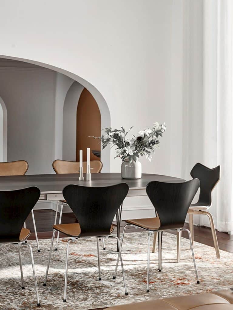 Arne Jacobsen's Chairs 3107