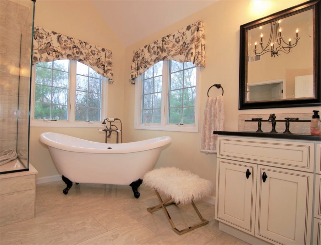 Which Fabrics are Popular in French Country Bathroom Decors?