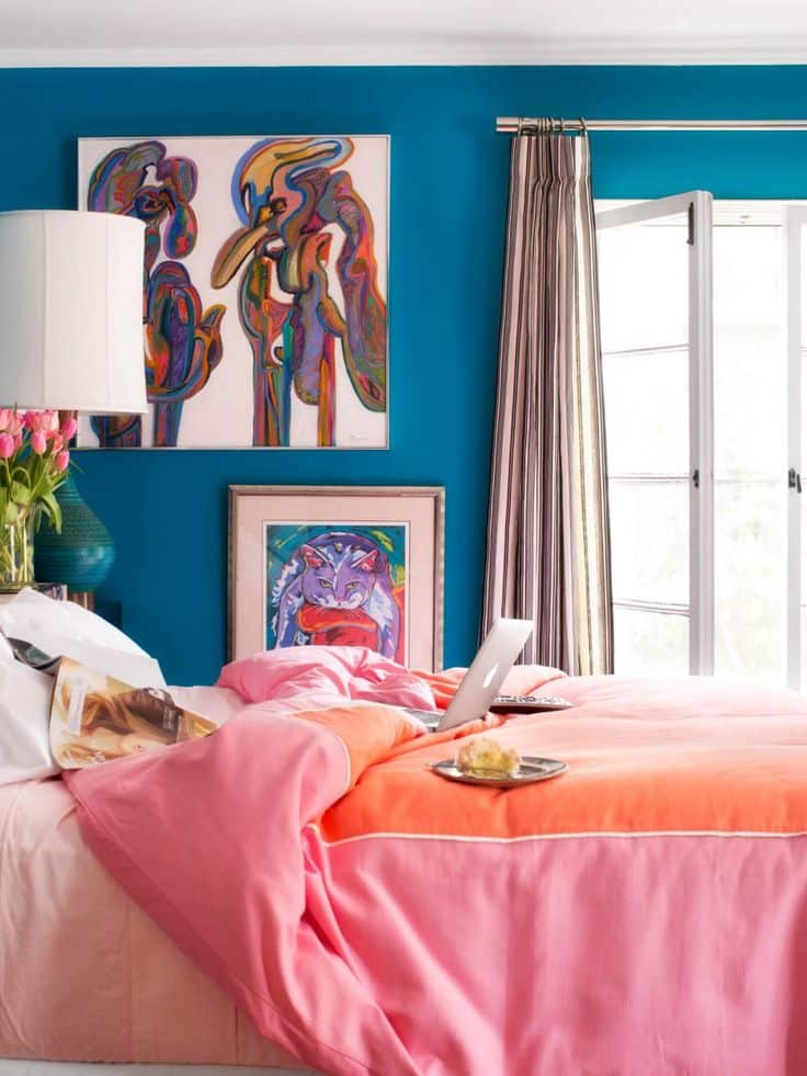 How to Choose a Color Palette that Embodies the Coastal Vibe in a Bedroom?