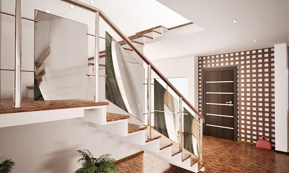 How to Use Mirrors in Staircase Decor?