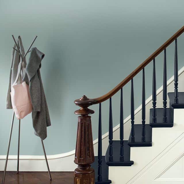 What Colors Are Best for Staircase Decor?