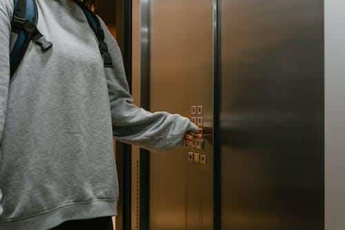 Pros and Cons of Home Elevator Installation 