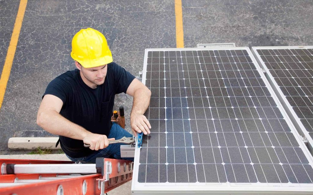 Signs Your Solar Panels Need Repairs: How to Identify Problems