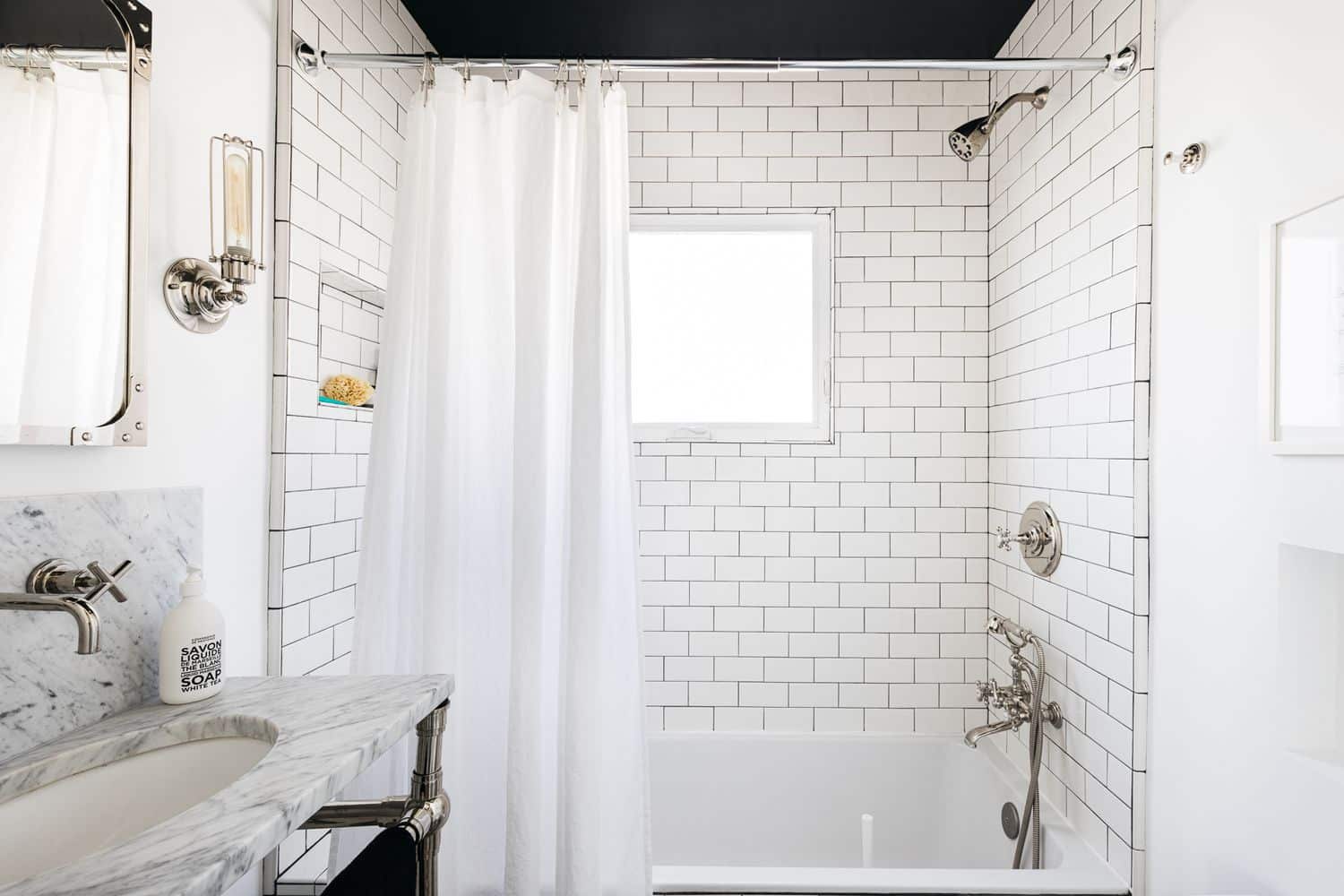 Feel Like Your Bathroom is Too Small? Tips to Maximize the Space
