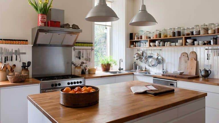 How to Keep Your Kitchen Organized and Efficient