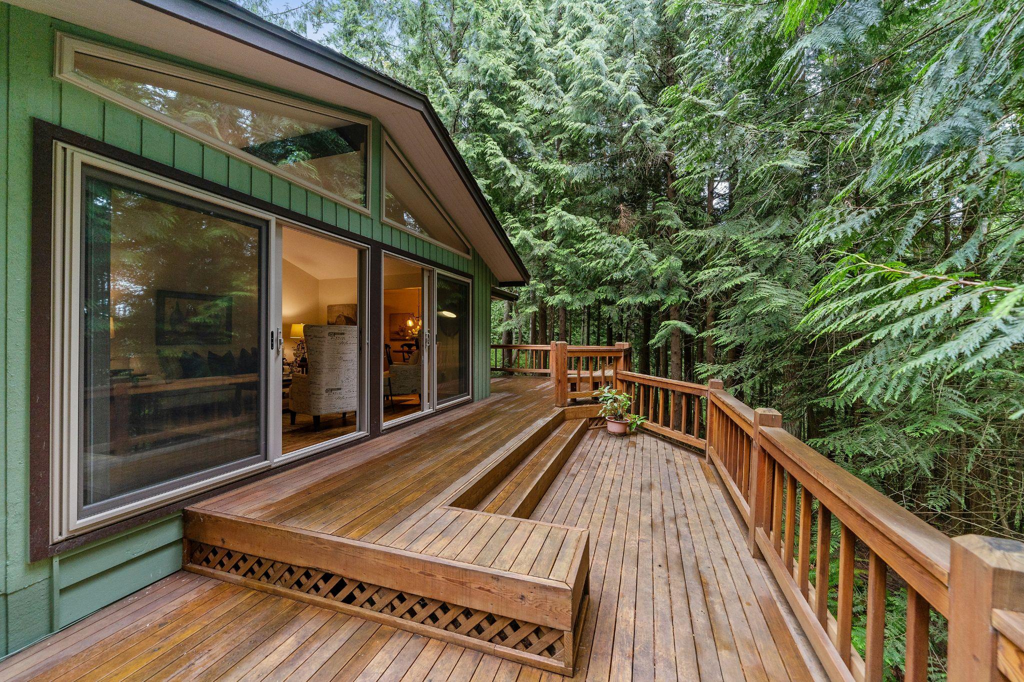 Increasing Home Value: Should You Opt for a Deck or Patio?