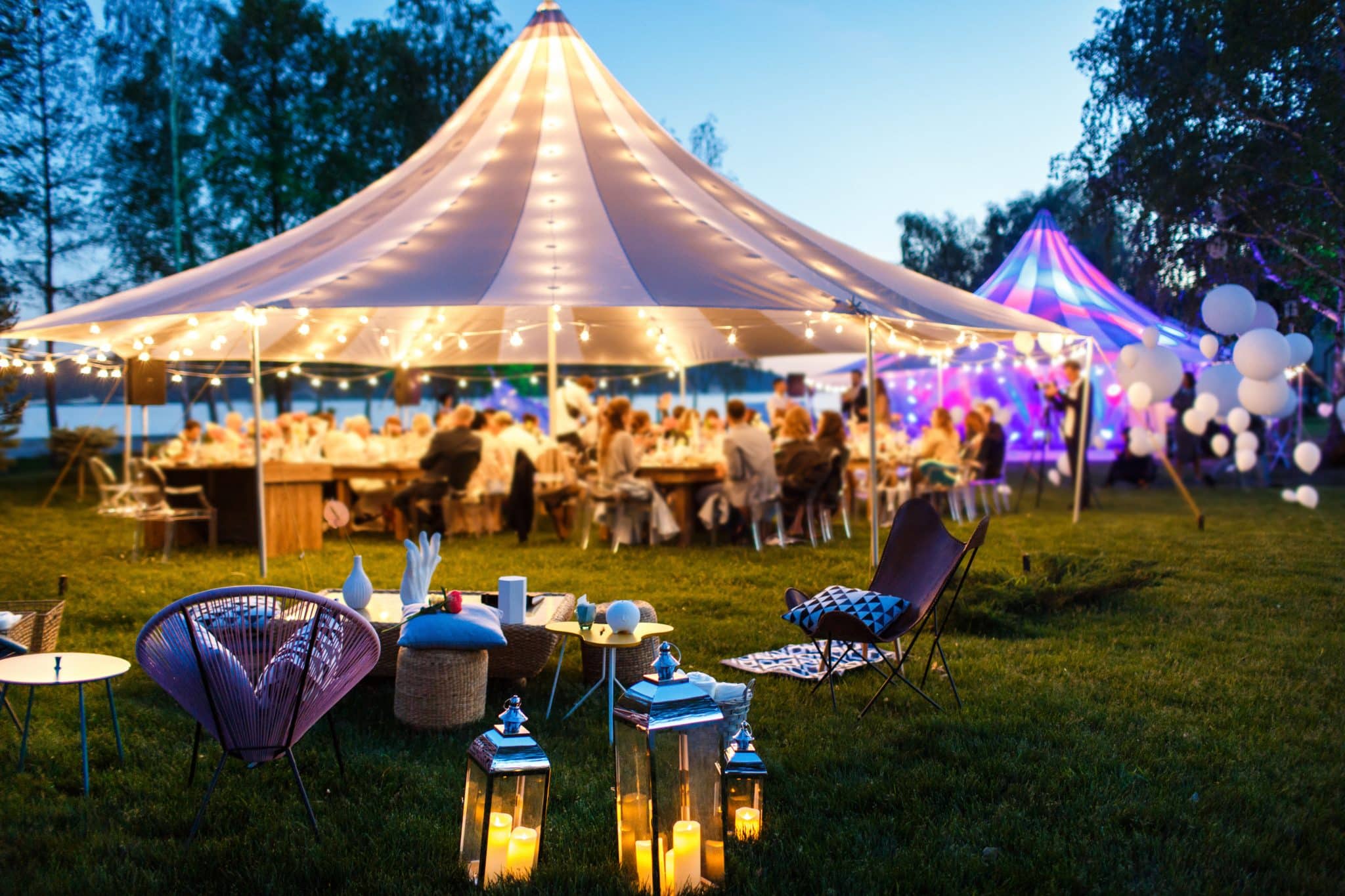 How to Choose the Perfect Backyard Party Tents for Your Event 