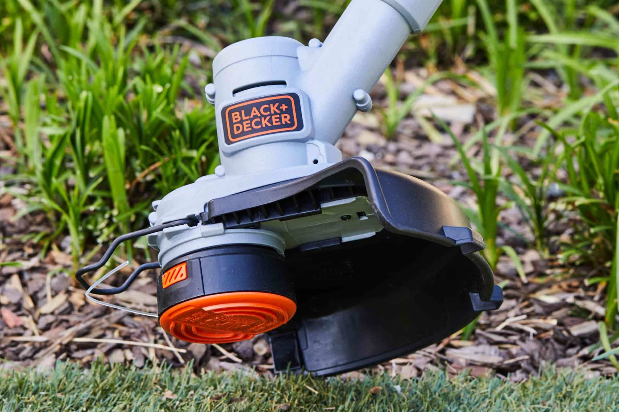 Understanding the Terminology: Weed Eater vs. Weed Trimmer